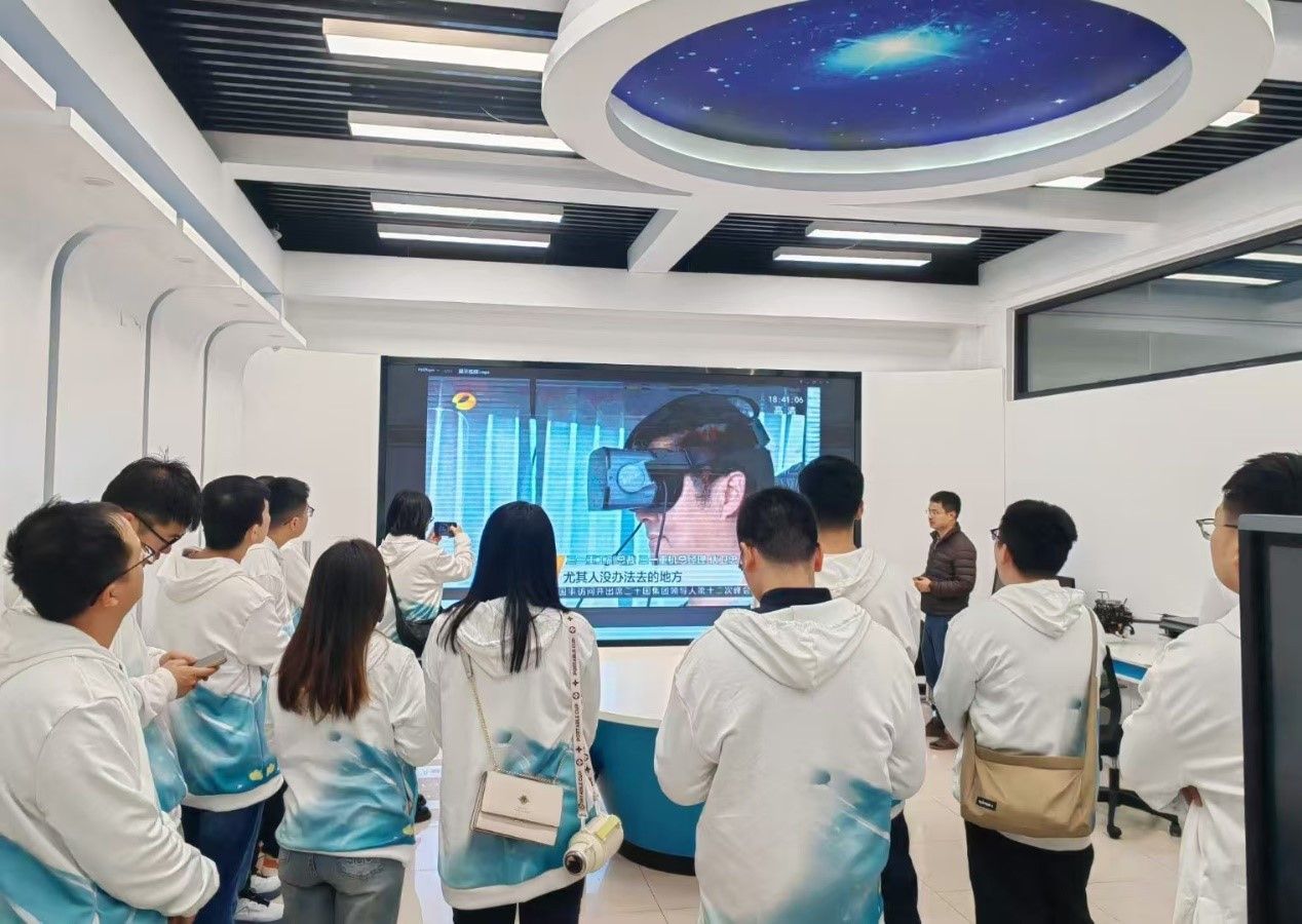 智慧养老设备加速进院康养机器人从展示走向陪护验证(图1)